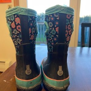 Kids Bogs size 10.